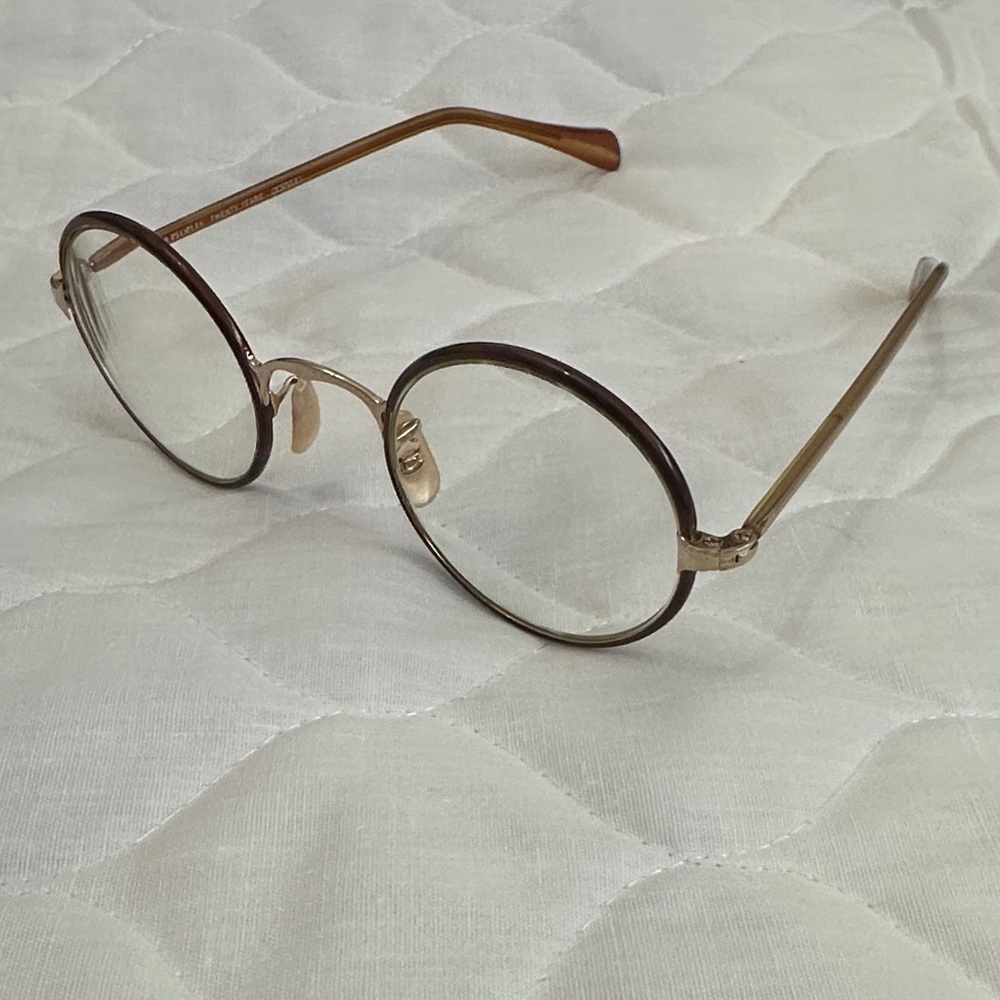 Oliver Peoples Vintage Brown/Gold etched frames/Ultra light Timeless.
